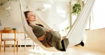 Minimalismo em Casa: Como Criar um Espaço que Respira Paz 
